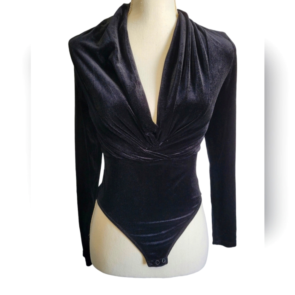 H&M sexy black velour velvet long sleeved low-cut bodysuit
